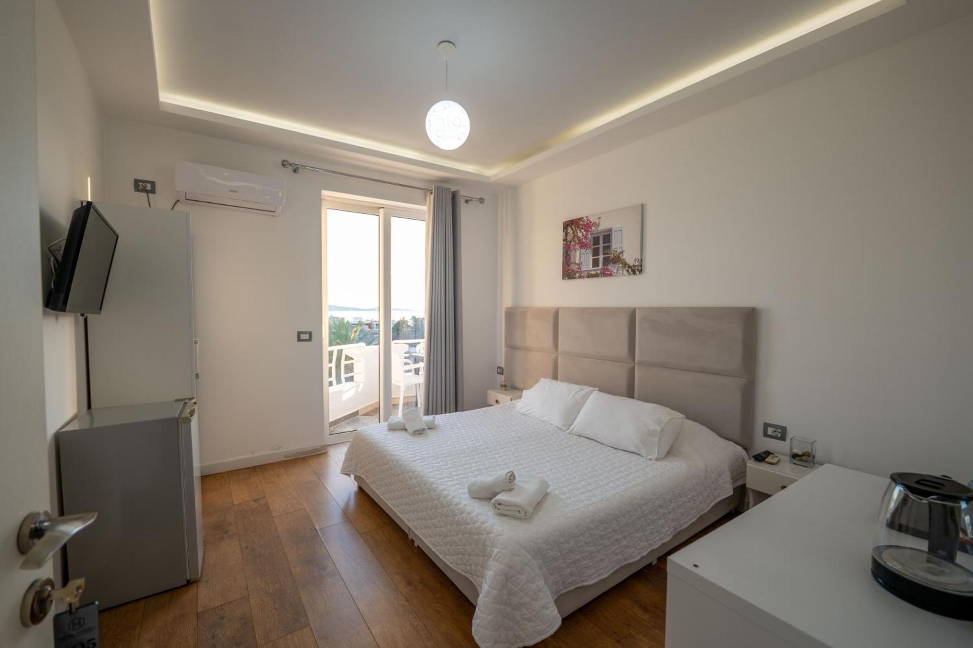 Hotel Myrtai - City Center Sarande Exterior photo