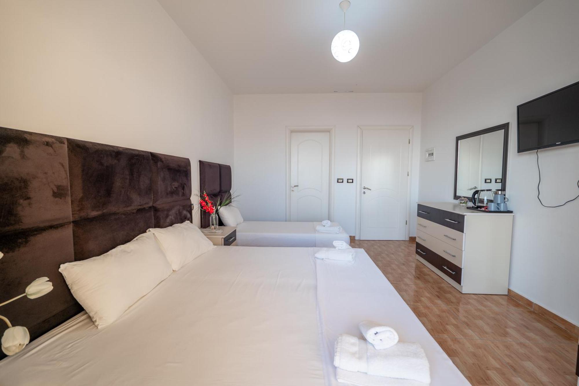 Hotel Myrtai - City Center Sarande Exterior photo